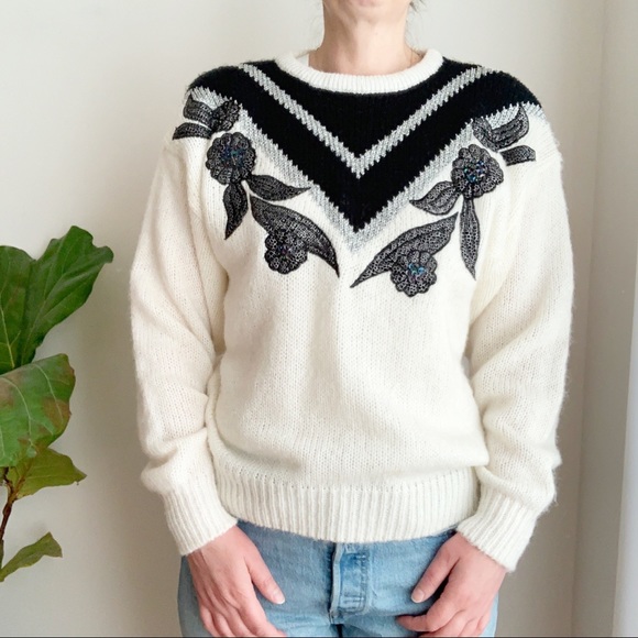 Vintage Sweaters - Vintage Graphic Black White Sweater Promptu Beaded M
